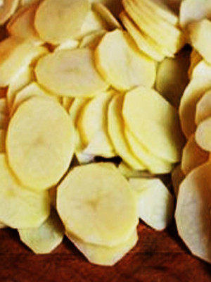 Рецепт домашней картошки с вечтиной, приготовленной в пароварке