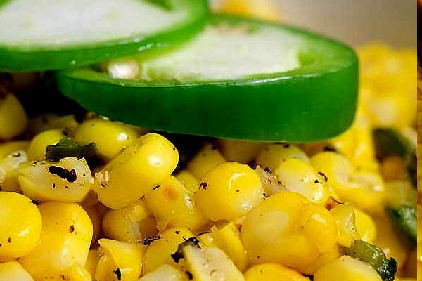 Консервированная кукуруза с овощами