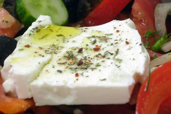 Что нужно для простого греческого салата
