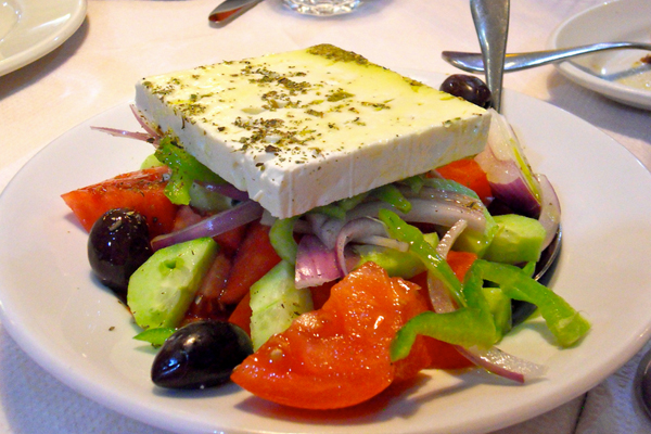 grecheskij-salat-s-sirtaki