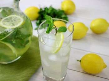 limonad-s-myatoj-i-limonom