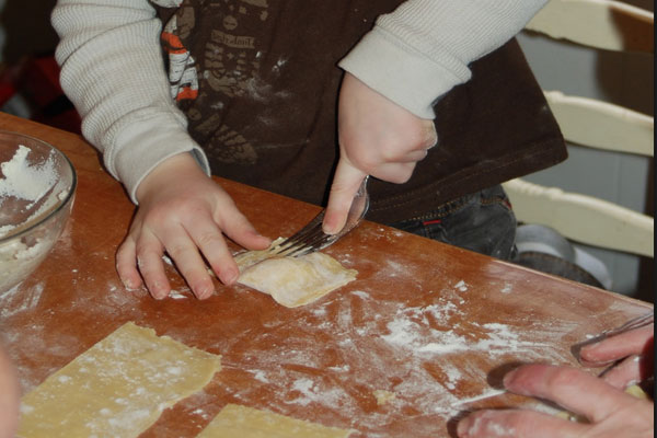 Как сделать тесто для пельменей для детей