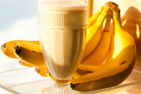 Банановые смузи - вкусный домашний напиток