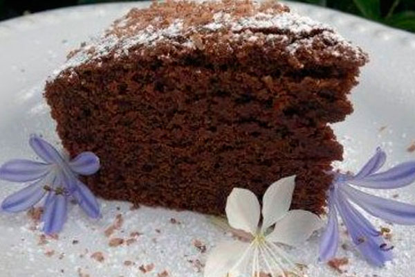 Шоколадный тортик со сгущенкой в мультиварке - домашний рецепт