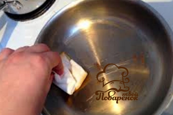 Чем смазывать сковороду для жарки блинчиков
