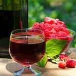 Как приготовить вино из малины с водкой