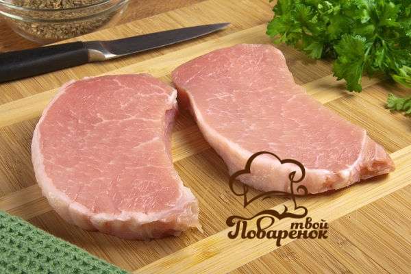 Выбираем правильное свиное мясо для жарки стейка на сковороде