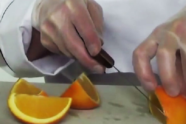 Разрезаем апельсин
