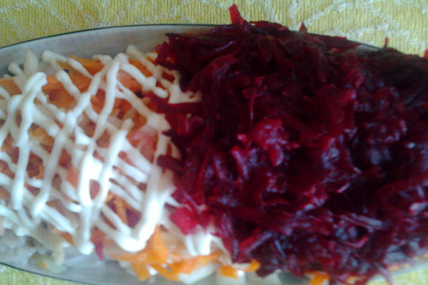 novogodnij-salat-iz-svekly-i-morkovi5
