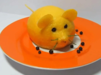 Мышь из лимона