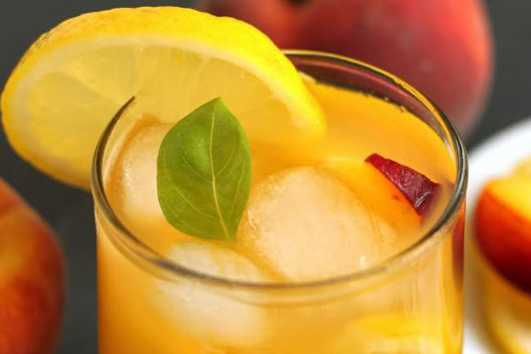 Как красиво подать домашний лимонад из цедры апельсина