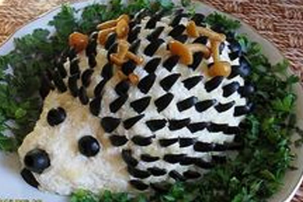 Детский салат ёжик с маринованными грибами
