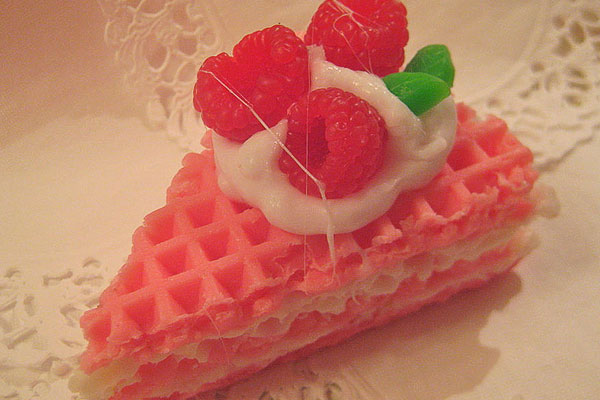 Вафельный тортик с малиной - рецепт на день рождения