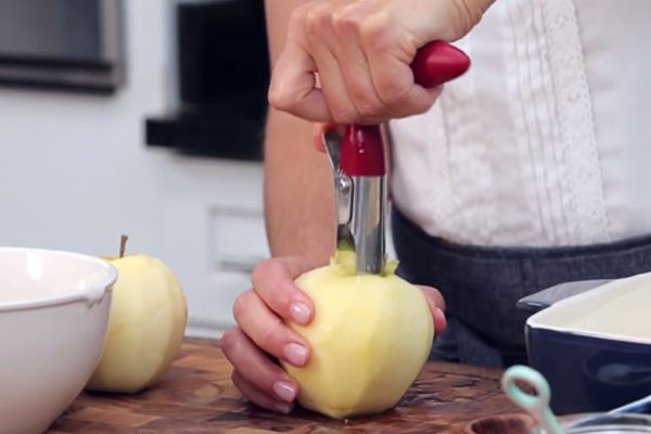 Как приготовить крамбл с яблоками