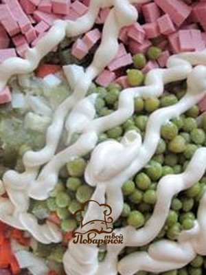 Салат Оливье без картошки - рецепт с сельдереем