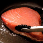 Как пожарить тунца на сковороде