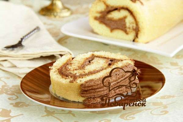 Торт «Королевская шарлотка» из бисквитных рулетов - домашний рецепт