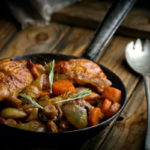 Как потушить курицу с овощами на сковороде