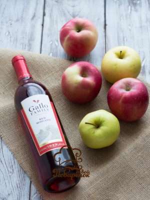 Вино из яблочного жмыха после соковыжималки - классический рецепт